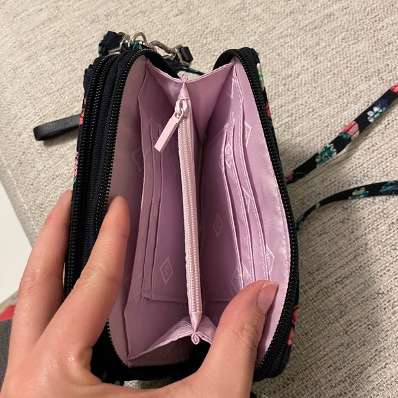 Vera Bradley RFID All in One Crossbody in Fruit Grove - Picture 5 of 10